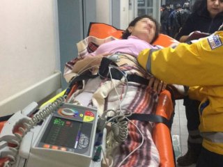 Kocaeli'de anne ile oğul birbirlerini bıçakladı