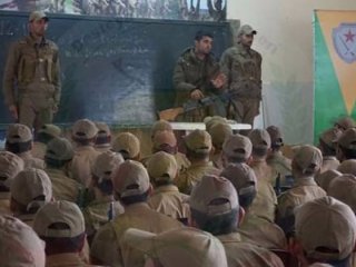 ABD'li askerlerin teröristleri eğittiği görüntüler