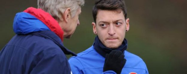 Mesut Özil'in geleceği Wenger'e bağlı