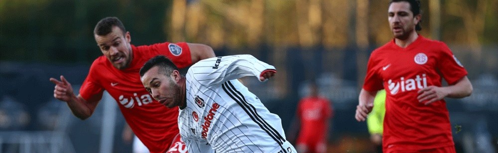 Beşiktaş Antalyaspor'a boyun eğdi