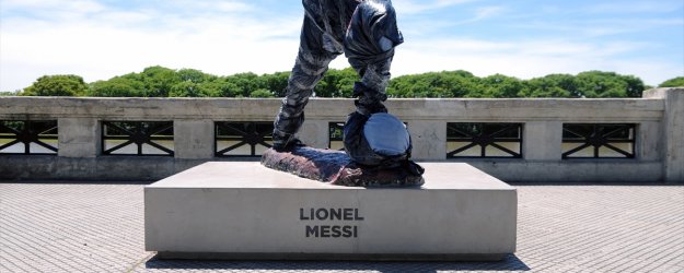 Arjantin'de Messi'nin heykeline saldırı