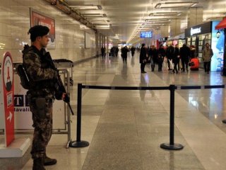 Metroda Reina saldırganı alarmı!