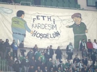 Tribünde duygusal pankart! Halisdemir ve Sekin...