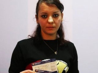 Muavinden hamile kadına tekme!