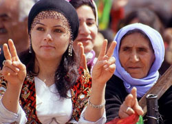 Kürt kadını için AK Parti harekatı