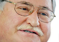 28 Şubat tam bir fiilî darbedir 