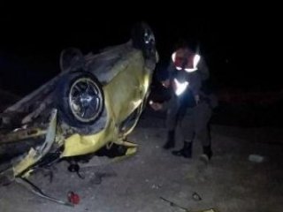 Kaza yapan çift son anda bulundu