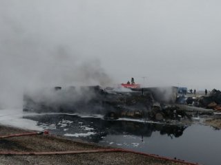 TIR ile çarpışan yakıt tankeri patladı!