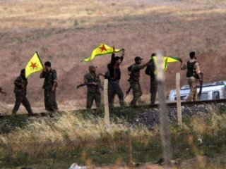 YPG elinde Türk bayrağı olan sivilleri vurdu!