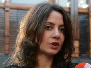 Aslı yine NEFRETİNİ KUSTU!