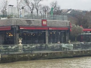 Ünlü restoranda silahlı saldırı!