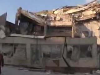 3 katlı bina çöktü! Yaralılar var