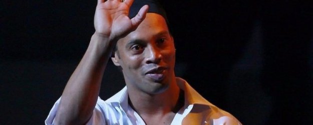 Ronaldinho açıkladı! 'İstanbul'a geliyorum...'