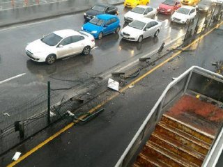 İstanbul'da metrobüs kazası: Çok sayıda yaralılar var