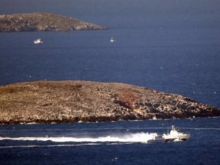 Türk askeri bunu ilk kez yaptı! Kardak'ta gözdağı