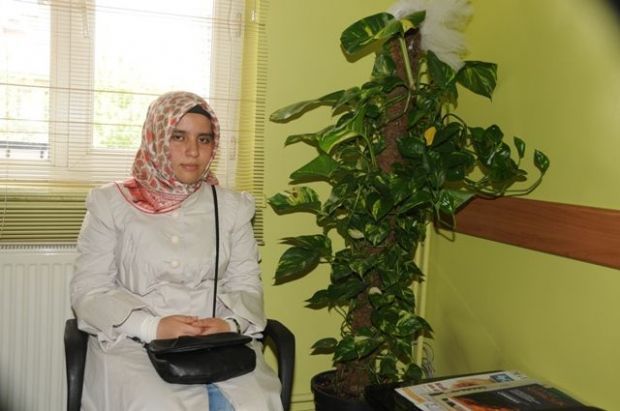 Başörtülü olduğu için staj yaptırmadılar