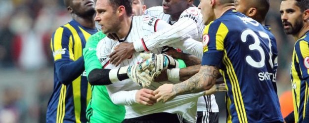 Tosic'in eşi yine yaptı yapacağını