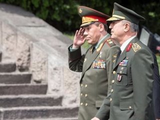 Bir telefon da Rusya Genelkurmay Başkanı'ndan!