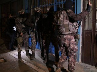 İstanbul'da helikopter destekli operasyon