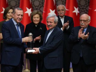 Habervaktim.com yazarı D. Mehmet Doğan'a büyük ödül