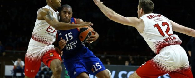 Anadolu Efes söktü aldı!