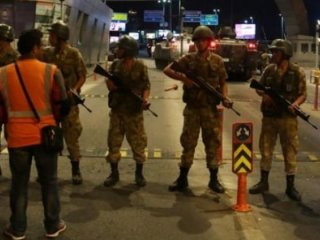 Hain plan darbeci albayın evinden çıktı!