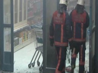 Kağıthane'de molotoflu ve ses bombalı saldırı
