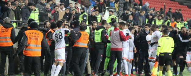 Gaziantep Arena'da tribünler karıştı