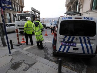 Taksim'de polis tüm yolları kapattı