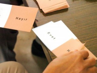 İşte Ak Parti'nin elindeki son referandum anket sonuçları