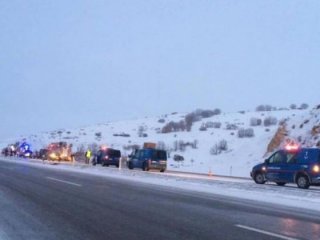 Yolcu otobüsü devrildi: Çok sayıda yaralı var