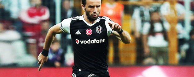 Gökhan Gönül Fenerbahçe'yi hatırlattı