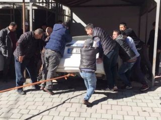 Kadın sürücü ortalığı birbirine kattı