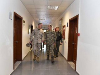 Akar ve Dunford İncirlik'te görüştü