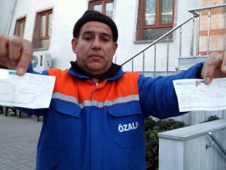 Temizlik işçisi bulduğu 50 bin liralık çeki sahibine teslim etti