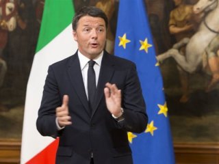 İtalya'da Renzi partisinin liderliğinden ayrıldı