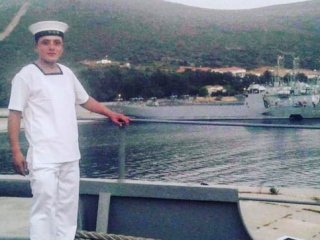 İzmir'de askeri gemide yangın: 1 şehit