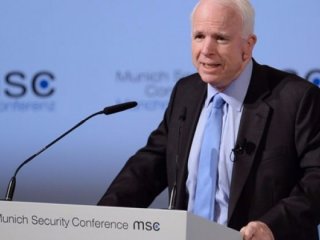 McCain'den Suriye'ye gizli ziyaret!