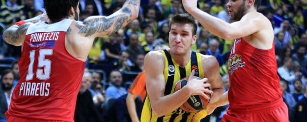 F.Bahçe Olympiakos'u parkeye gömdü!