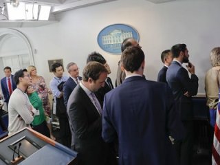 Trump'tan CNN, BBC ve NYT kararı! Artık almayacak