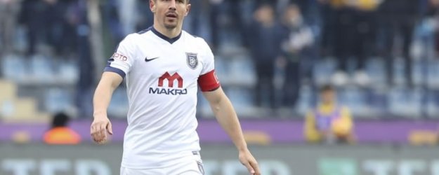 Emre Belözoğlu futbola veda ediyor