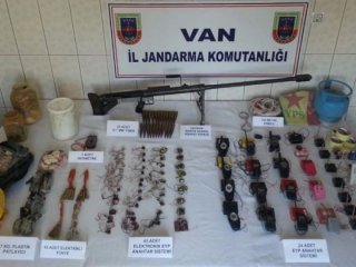 Van'da ele geçirildi! Hepsi PKK'ya ait!