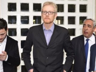 Sakız krizi! Mahkemeden kovuldu