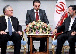 Ahmedinejad, Ermenistan Dışişleri Bakanı ile görüştü