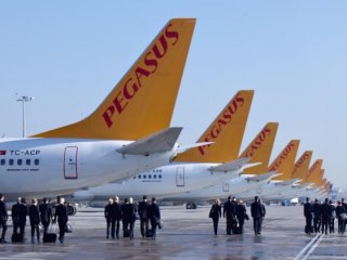 7 uçağını birden satıyor