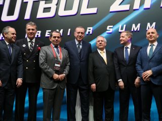 Aziz Yıldırım Cumhurbaşkanı'yla birlikte