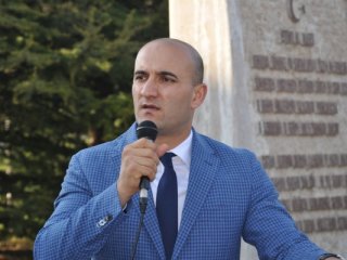 Olcay Kılavuz: Sen bizi diğer yazdıklarınla karıştırdın, o ifadeleri sana yedireceğim