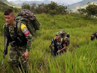 Venezuela askerleri Kolombiya topraklarına girdi