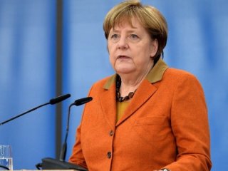 Merkel'den referandum mesajı!