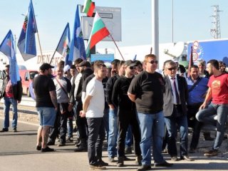 Sınırındaki blokajda polis devreye girdi